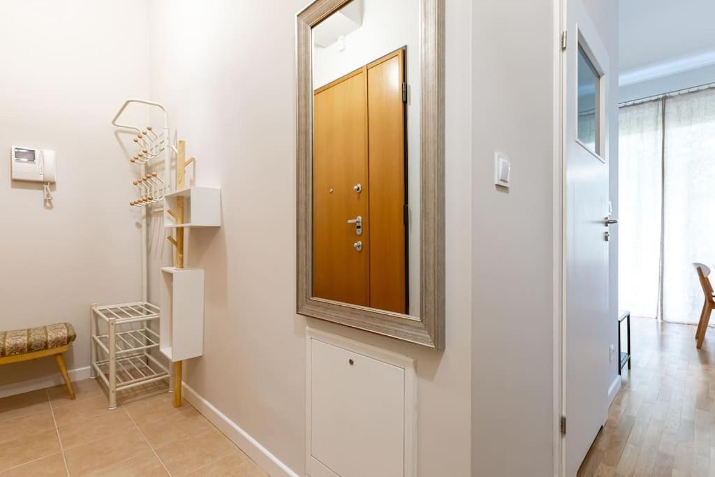 Bright And Cozy Apartment Near Park, With A Huge Terrace. Варшава Экстерьер фото