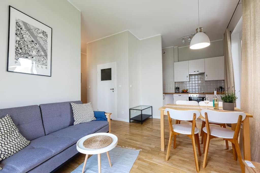 Bright And Cozy Apartment Near Park, With A Huge Terrace. Варшава Экстерьер фото