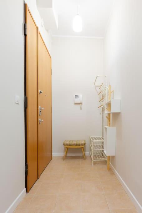 Bright And Cozy Apartment Near Park, With A Huge Terrace. Варшава Экстерьер фото