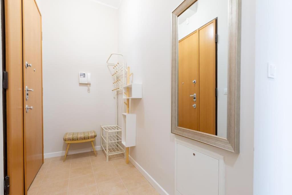 Bright And Cozy Apartment Near Park, With A Huge Terrace. Варшава Экстерьер фото