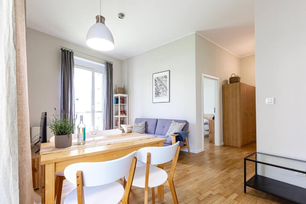 Bright And Cozy Apartment Near Park, With A Huge Terrace. Варшава Экстерьер фото