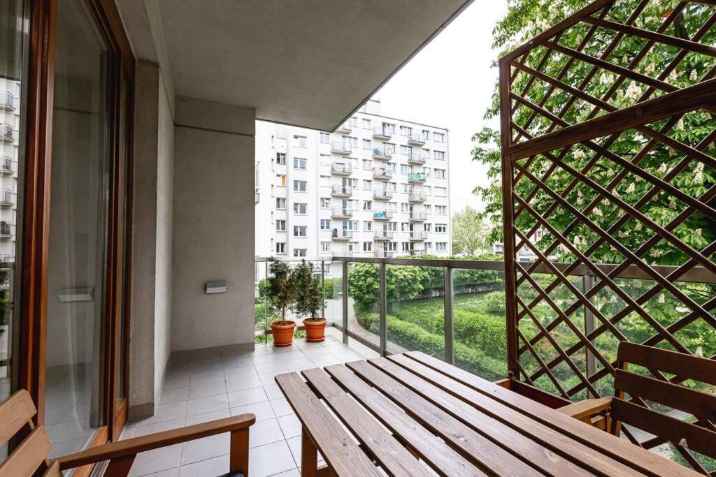 Bright And Cozy Apartment Near Park, With A Huge Terrace. Варшава Экстерьер фото