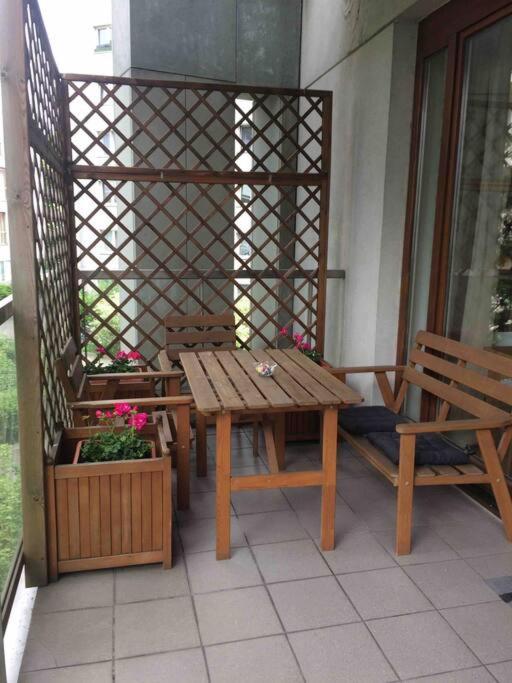 Bright And Cozy Apartment Near Park, With A Huge Terrace. Варшава Экстерьер фото
