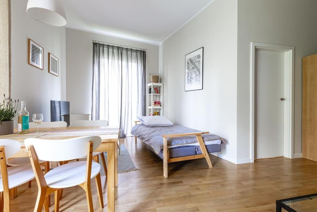 Bright And Cozy Apartment Near Park, With A Huge Terrace. Варшава Экстерьер фото