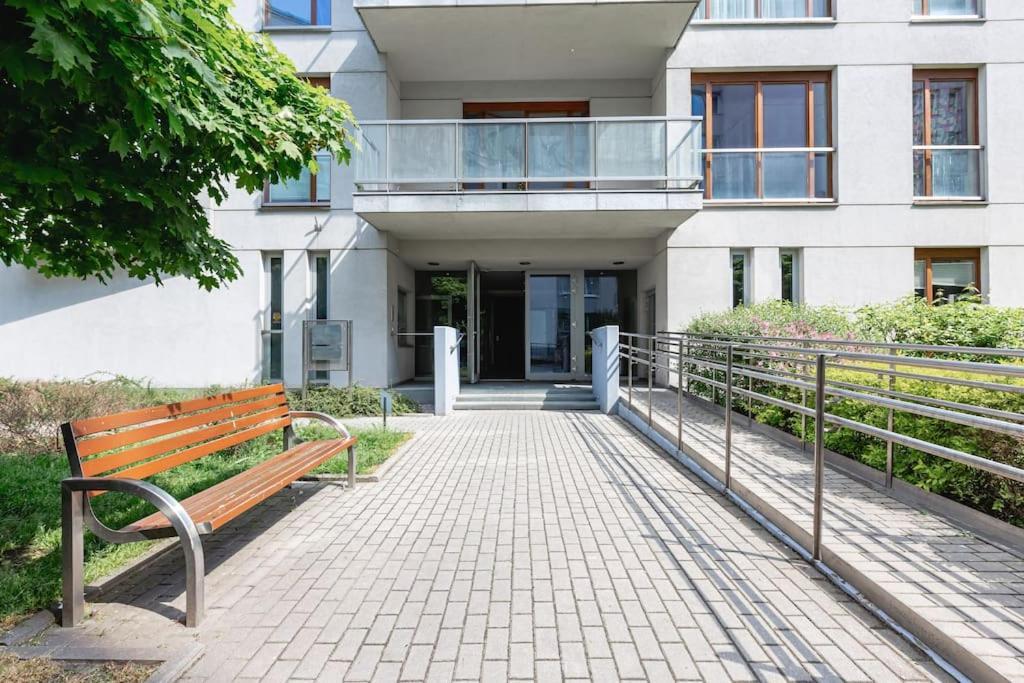 Bright And Cozy Apartment Near Park, With A Huge Terrace. Варшава Экстерьер фото